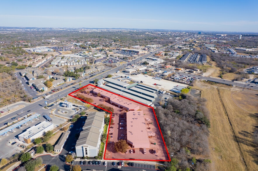 8666 Huebner Rd, San Antonio, TX for lease - Building Photo - Image 3 of 14