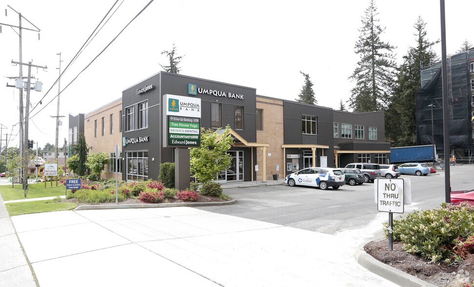 20011 Ballinger Way NE, Shoreline, WA à louer - Photo du bâtiment - Image 3 de 15