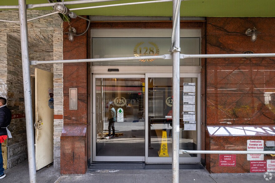 128-138 Mott St, New York, NY à vendre - Photo du bâtiment - Image 2 de 5