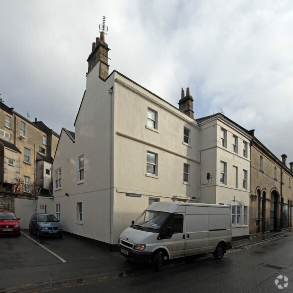 18 Monmouth Pl, Bath à louer - Photo du bâtiment - Image 3 de 5