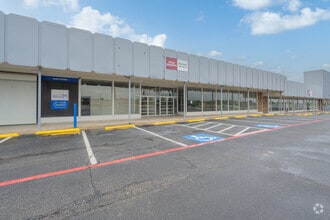 8101-8155 W Camp Bowie Blvd, Fort Worth, TX for lease Building Photo- Image 2 of 4