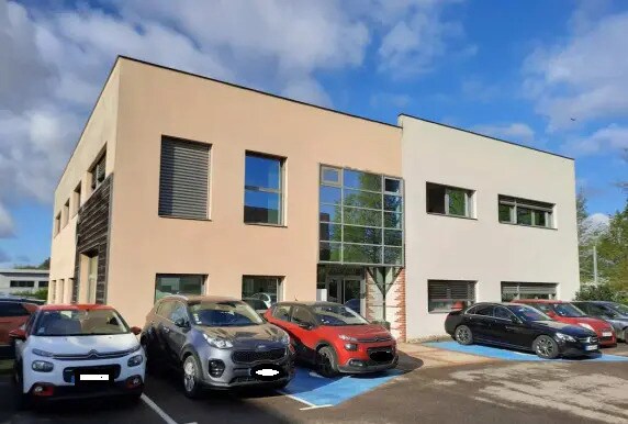 Flex in Bourg-en-Bresse for sale Building Photo- Image 1 of 11