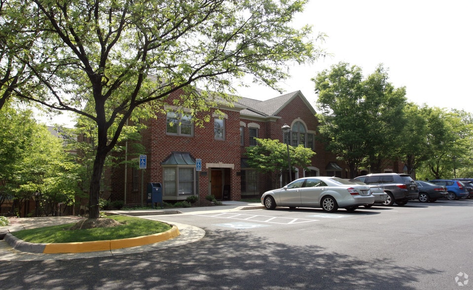 4200 Evergreen Ln, Annandale, VA for sale - Building Photo - Image 3 of 49