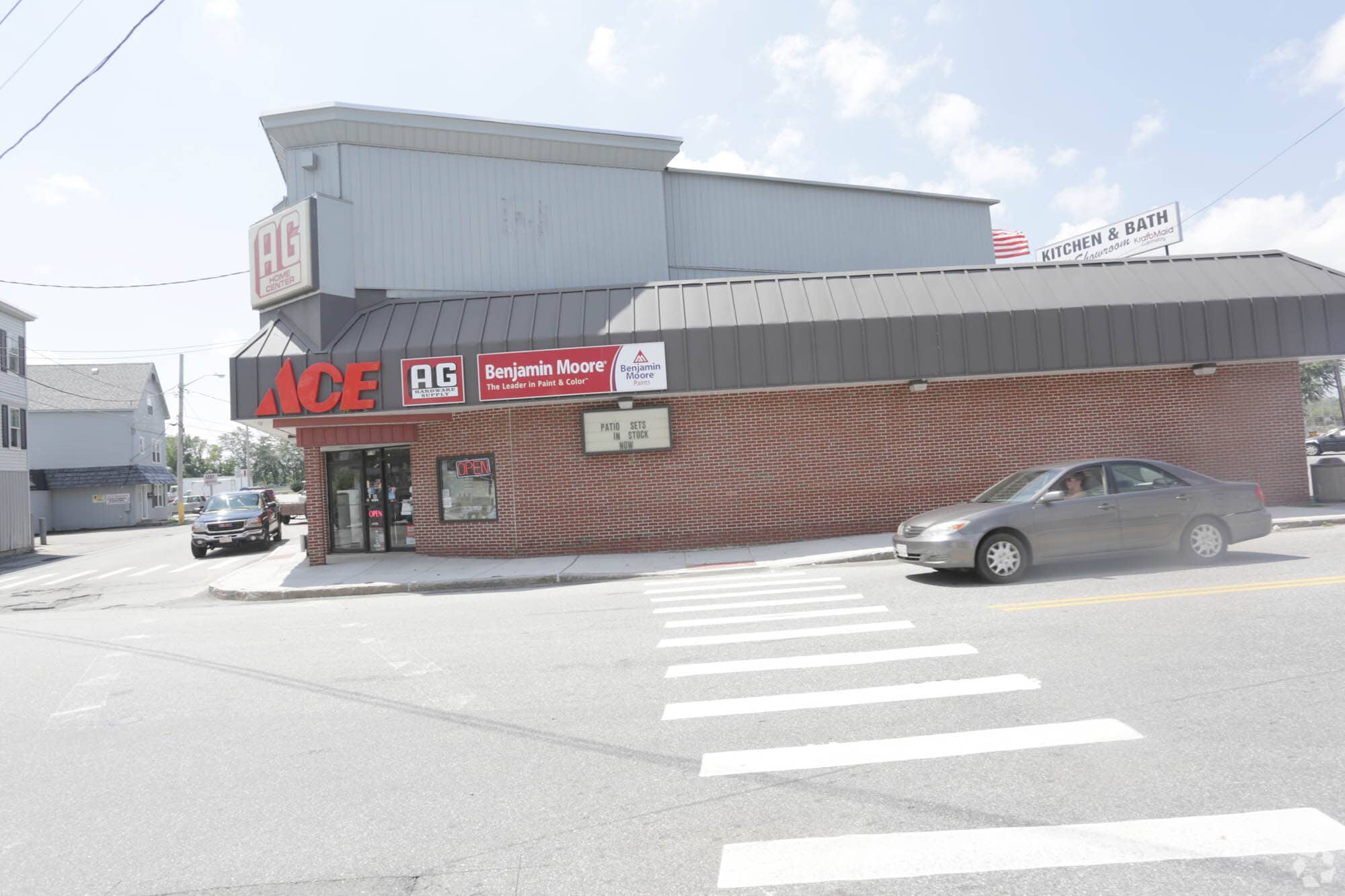 776 Lakeview Ave, Lowell, MA for sale Primary Photo- Image 1 of 2