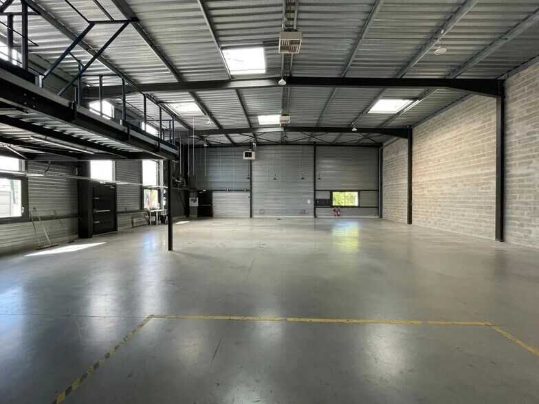 Local d'activités dans Sartrouville à vendre - Photo intérieure - Image 2 de 9