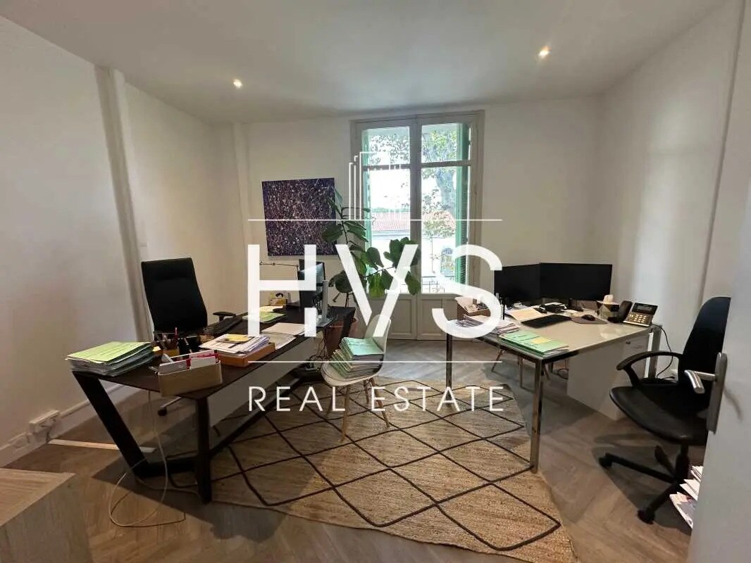 Office in Aix-en-Provence for lease Interior Photo- Image 1 of 9