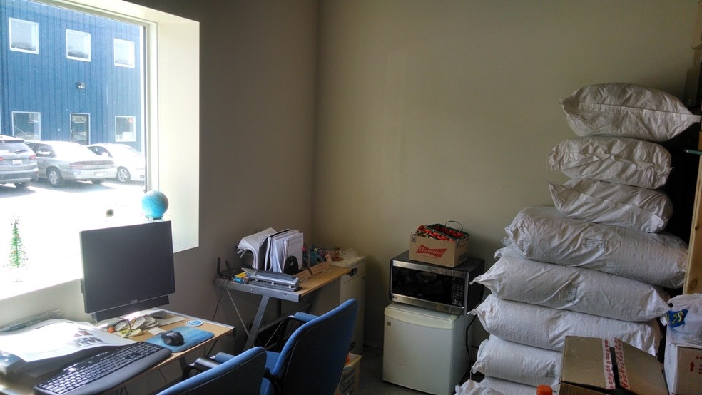 8800 Venture Ave SE, Calgary, AB à louer - Photo intérieure - Image 3 de 45