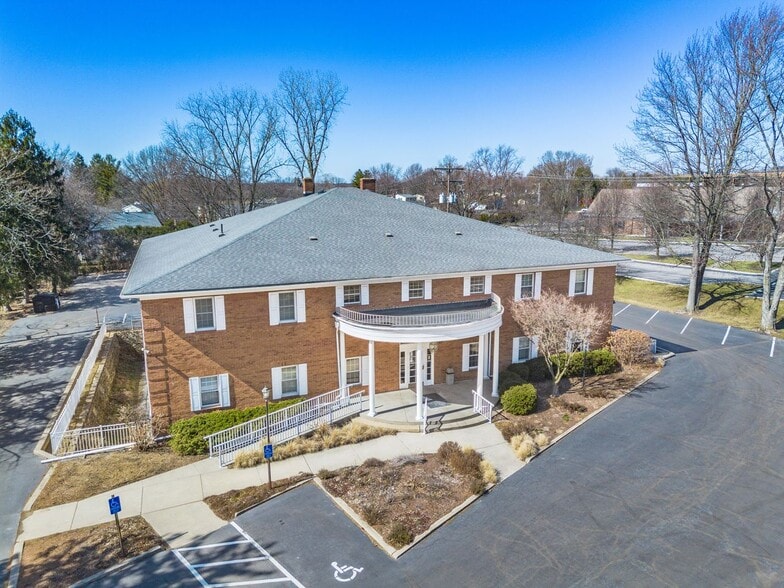 6649 N High St, Worthington, OH for lease - Building Photo - Image 1 of 8