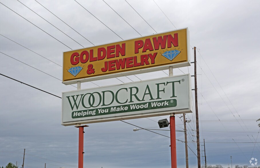 2215 Pelham Pky, Pelham, AL à louer - Photo du bâtiment - Image 3 de 3