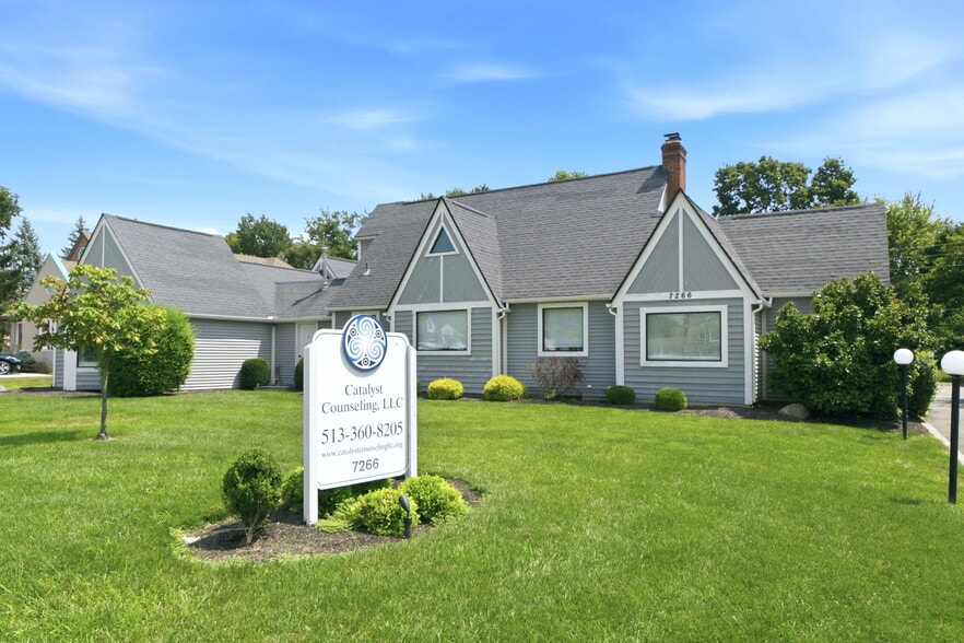 7266 Far Hills Ave, Centerville, OH for sale - Building Photo - Image 2 of 36