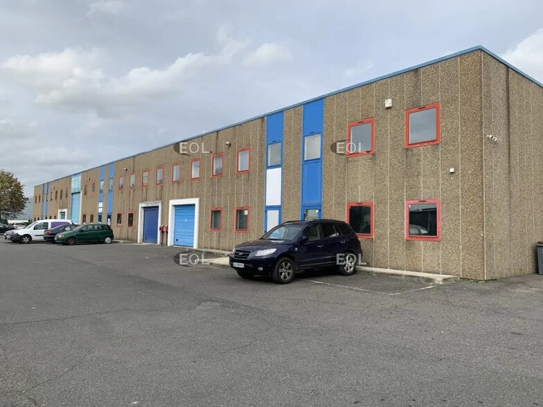 Flex in Argenteuil for lease - Building Photo - Image 1 of 7