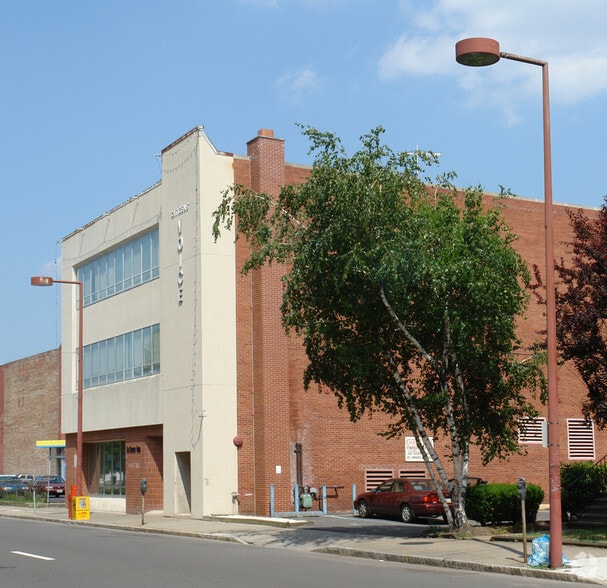 75 N Washington St, Wilkes-Barre, PA for lease - Building Photo - Image 2 of 26