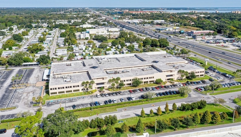 16120 N Us Hwy 19, Clearwater, FL à louer - Photo du bâtiment - Image 2 de 14