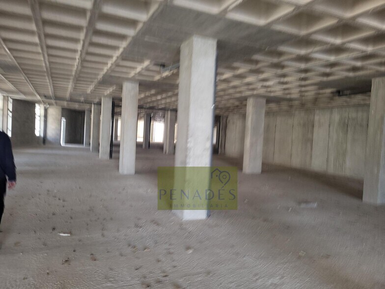 Retail in València for lease - Interior Photo - Image 2 of 7