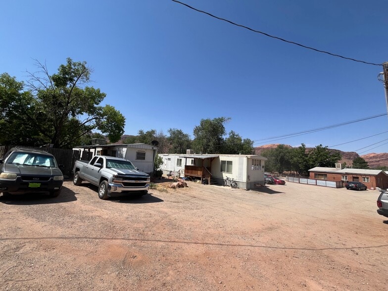 221 E 200 N, Moab, UT à vendre - Photo du bâtiment - Image 3 de 16
