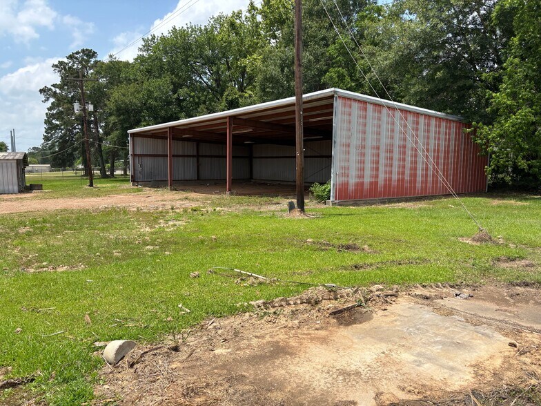 2114 E Davis St, Conroe, TX à louer - Photo du bâtiment - Image 2 de 7