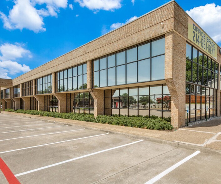 9304 Forest Ln, Dallas, TX à louer - Photo du bâtiment - Image 2 de 5