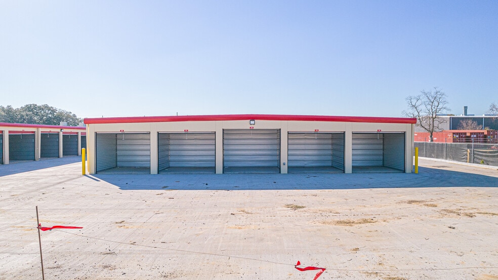 18180 BECKER RD, Hockley, TX for sale - Building Photo - Image 2 of 6