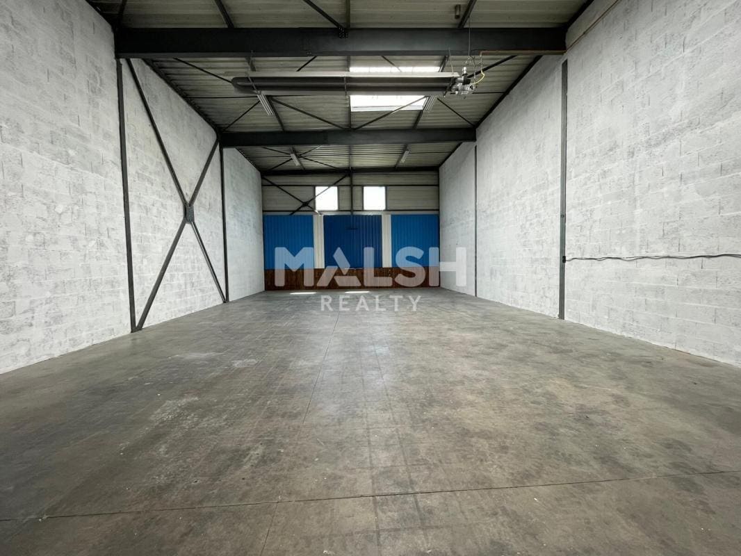 Flex in Saint-Priest for lease Interior Photo- Image 1 of 19