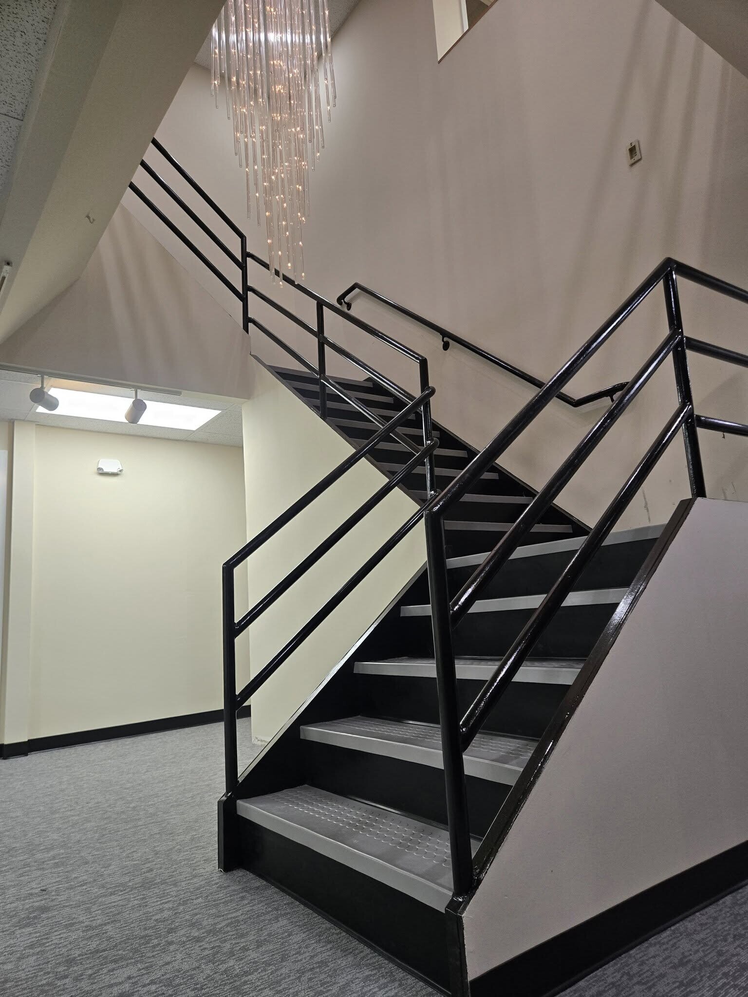 850 High St, Holyoke, MA for lease Interior Photo- Image 1 of 3