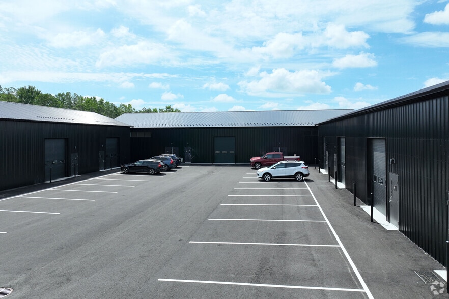 25 Industrial Tract, Hudson, NY à louer - Photo du bâtiment - Image 2 de 31