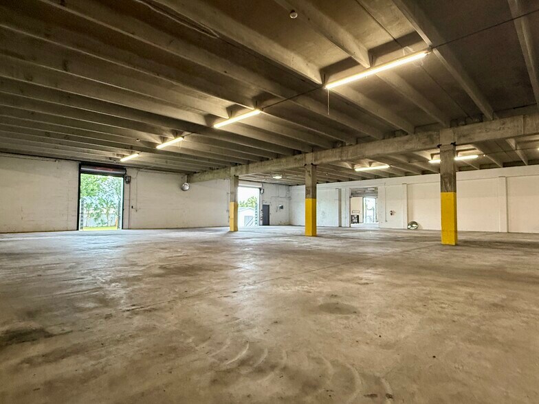 12388 Starkey Rd, Largo, FL à louer - Photo du bâtiment - Image 3 de 27