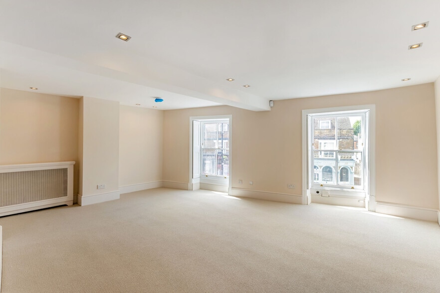 57A High St, London for lease - Interior Photo - Image 1 of 10