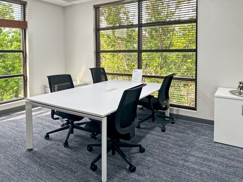 1040 Monarch St, Lexington, KY for lease - Building Photo - Image 3 of 21