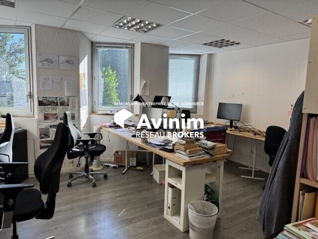 Office in Avignon for lease Interior Photo- Image 1 of 6
