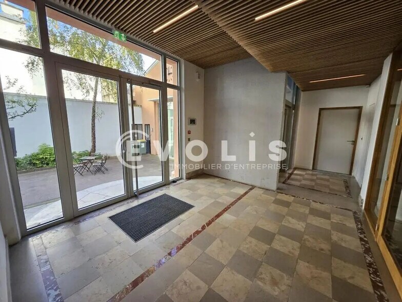 Bureau dans Malakoff à louer - Photo du bâtiment - Image 3 de 45