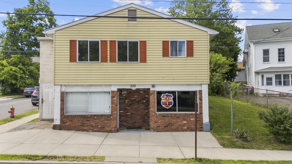 235 Hanover St, Meriden, CT for sale - Building Photo - Image 1 of 1