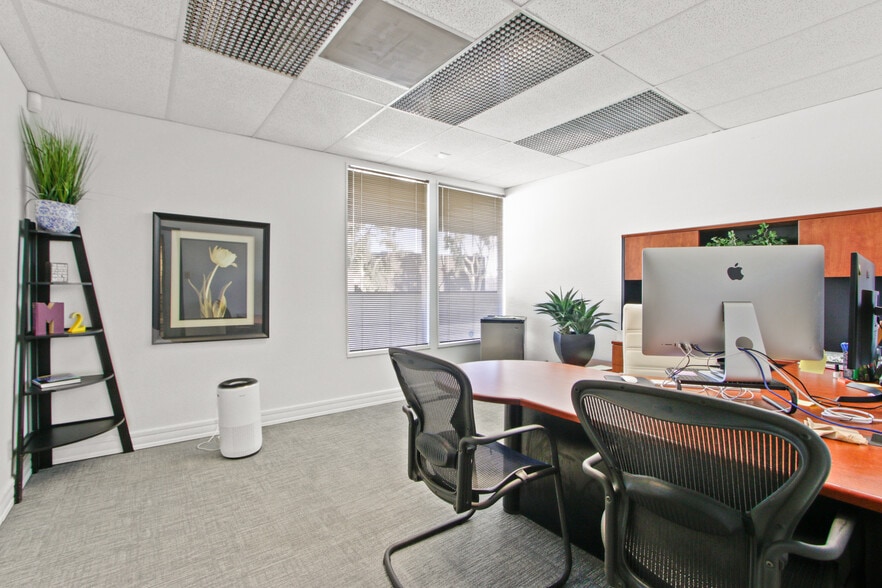 200 N Tustin Ave, Santa Ana, CA for lease - Interior Photo - Image 2 of 8