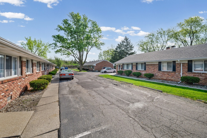 1650 Michigan Ave, Maumee, OH for sale - Building Photo - Image 3 of 5