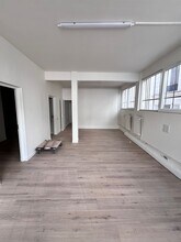 2 Impasse Mousset, Paris for lease Interior Photo- Image 1 of 7