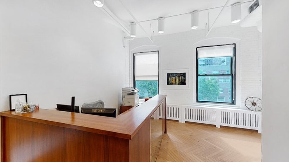 375 Greenwich St, New York, NY for lease - Interior Photo - Image 2 of 11
