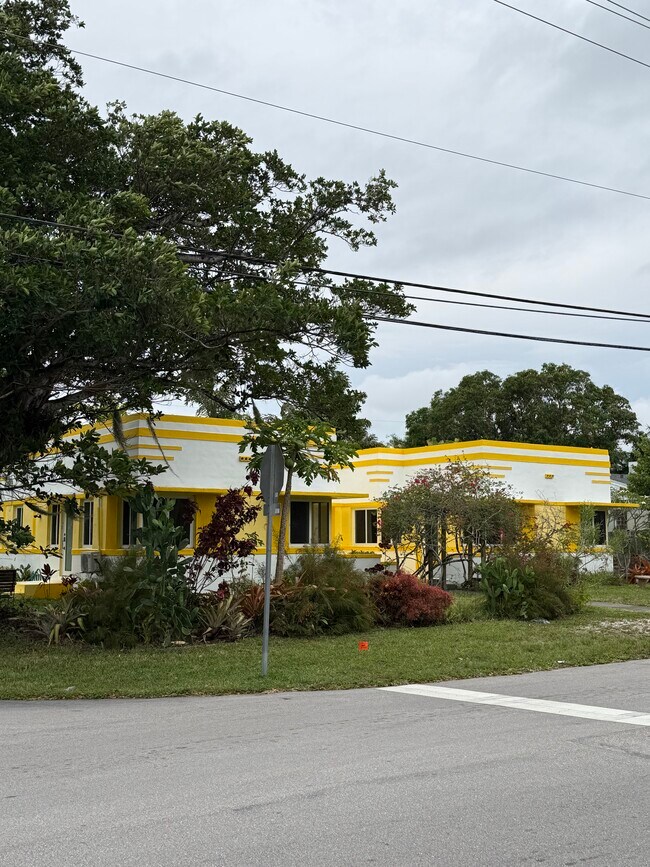 Plus de détails pour 401-403 NE 14th Ave, Fort Lauderdale, FL - Multi-résidentiel à vendre