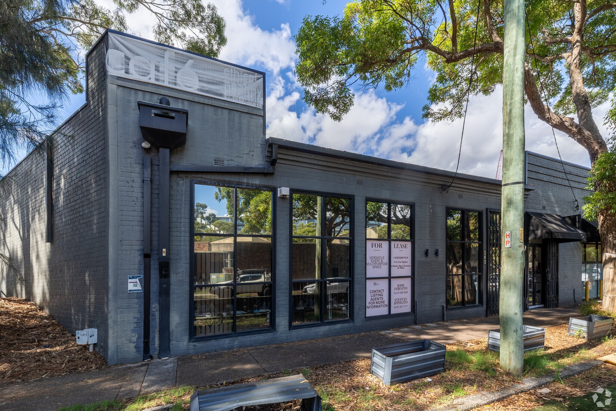 283 Young St, Waterloo for lease Primary Photo- Image 1 of 7