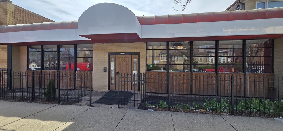 5445 W Diversey Pky, Chicago, IL for sale - Primary Photo - Image 1 of 10