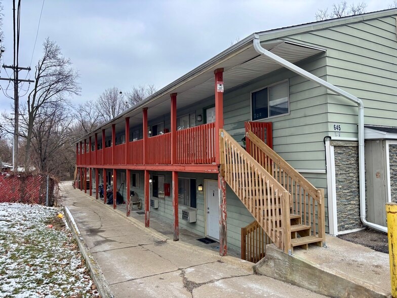 645 E Jolly Rd, Lansing, MI for sale - Building Photo - Image 2 of 14