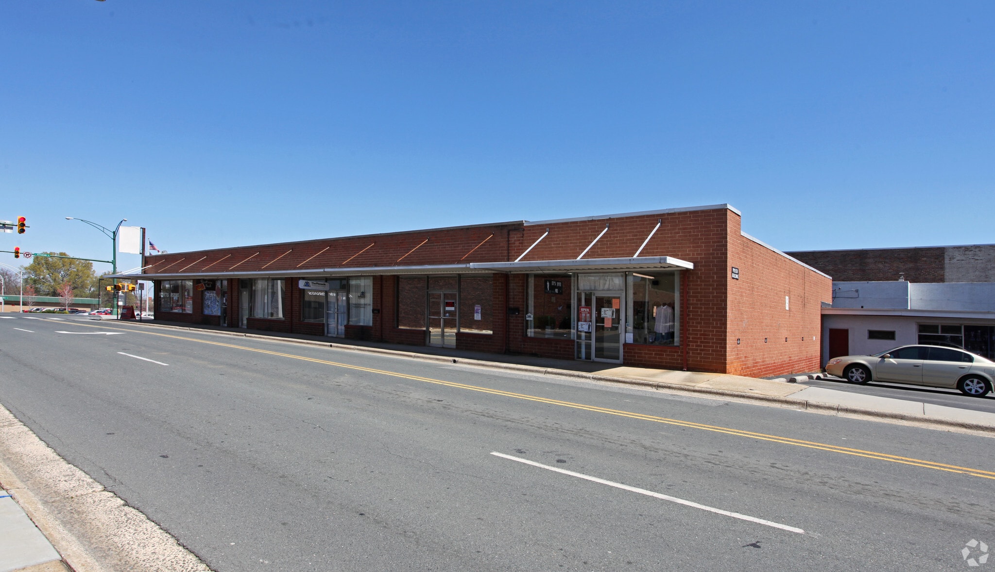 300-312 E Jefferson St, Monroe, NC à louer Photo principale- Image 1 de 11