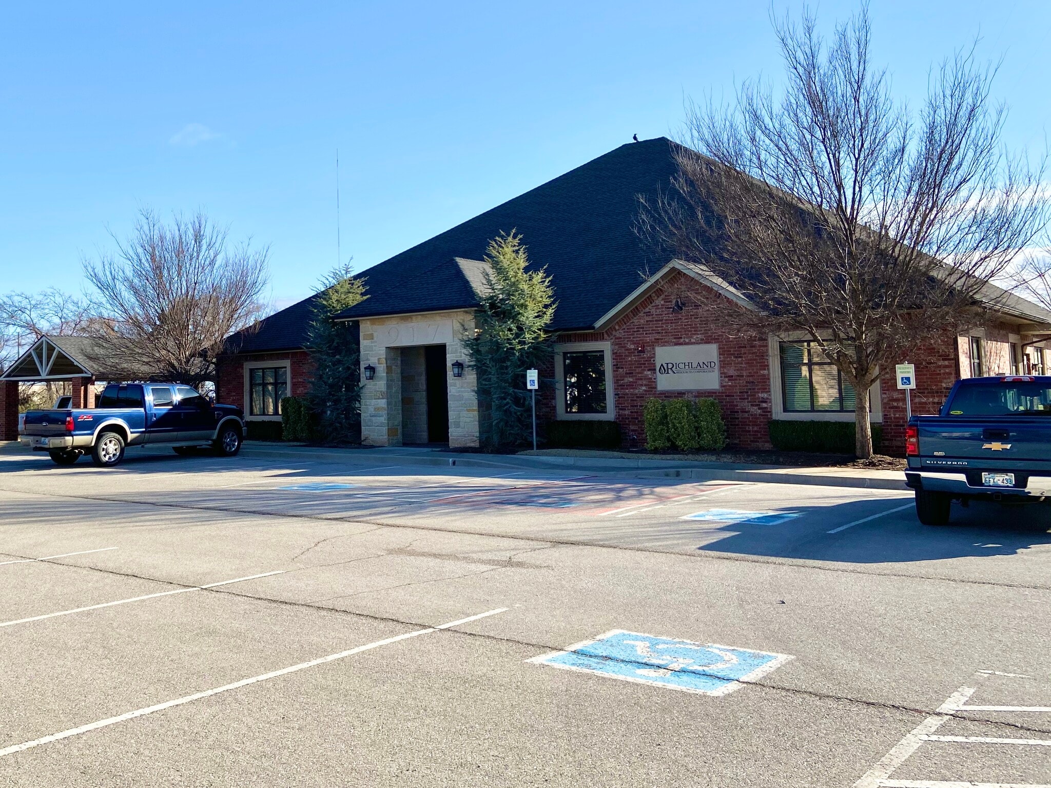 917 Cedar Lake Blvd, Oklahoma City, OK for lease Building Photo- Image 1 of 8