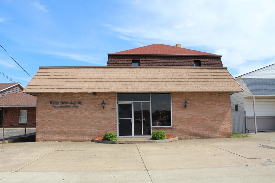 3129 Pennsylvania Ave, Weirton, WV for sale - Primary Photo - Image 1 of 28