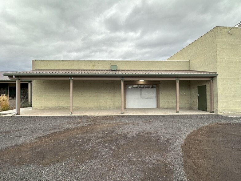 574 N Main St, Prineville, OR à vendre - Photo du bâtiment - Image 3 de 9