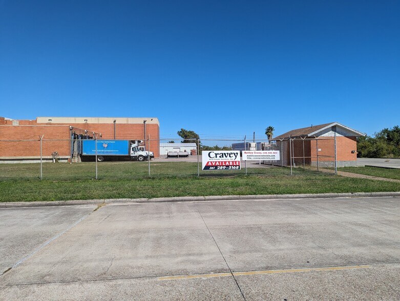 230 Maddox, Aransas Pass, TX à vendre - Photo principale - Image 1 de 8