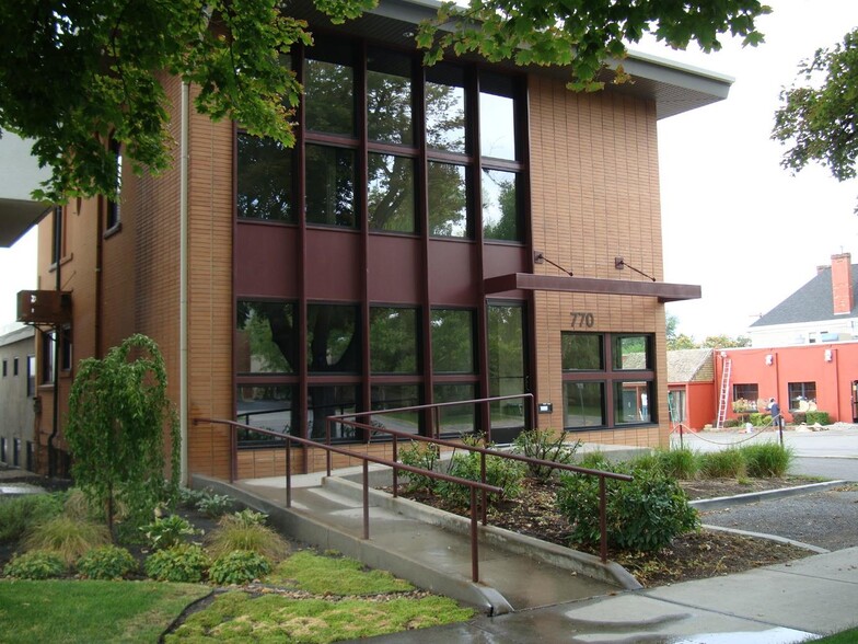 770 E South Temple, Salt Lake City, UT for lease - Building Photo - Image 2 of 5