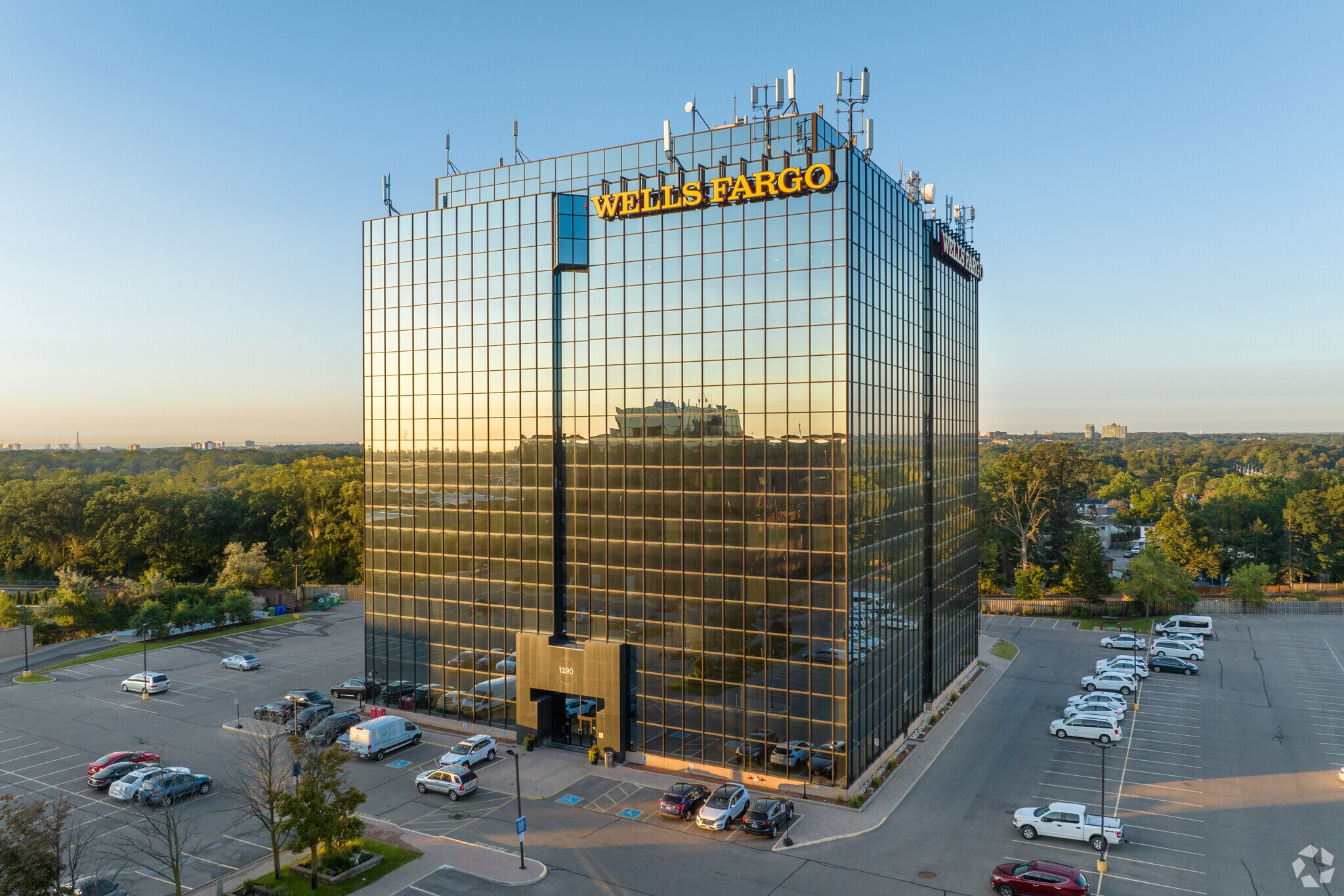 1290 Central Pky W, Mississauga, ON à vendre Photo principale- Image 1 de 1