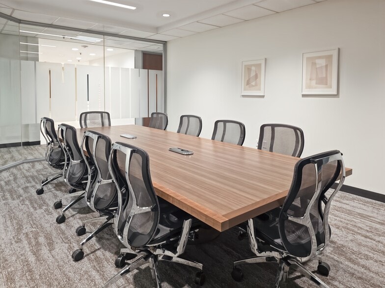 4514 Cole Ave, Dallas, TX for lease - Interior Photo - Image 2 of 11