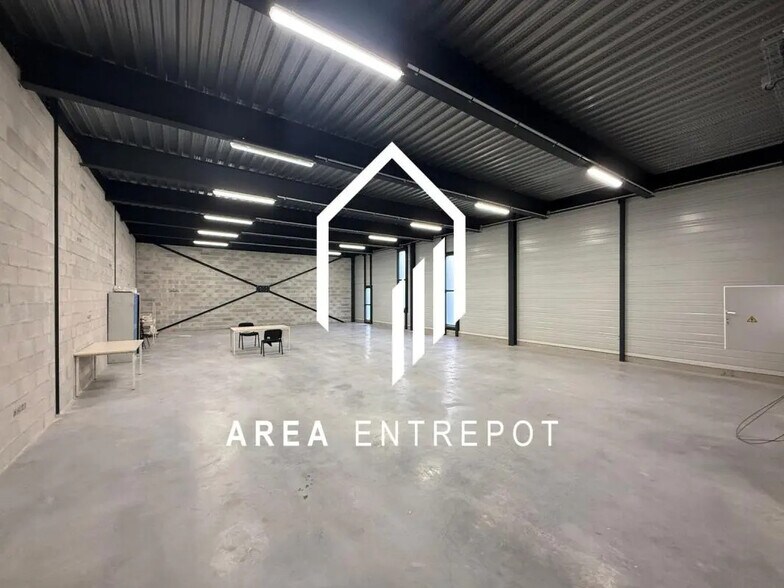 Flex in Rousset for sale - Interior Photo - Image 2 of 12