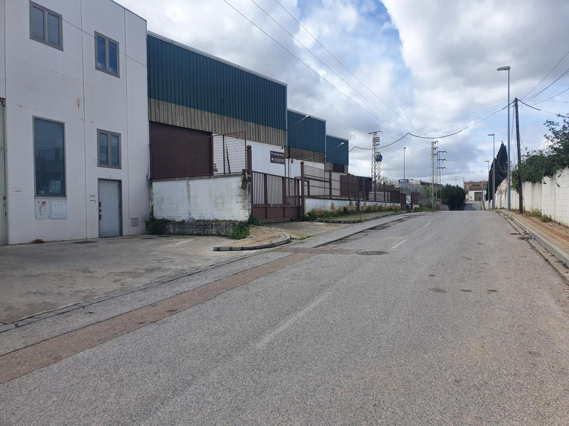 Calle Cuchipanda Tres, Alcalá de Guadaíra, Sevilla for lease Building Photo- Image 1 of 15