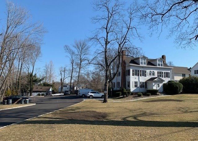 68 Nassau Rd, Huntington, NY for sale - Building Photo - Image 2 of 17